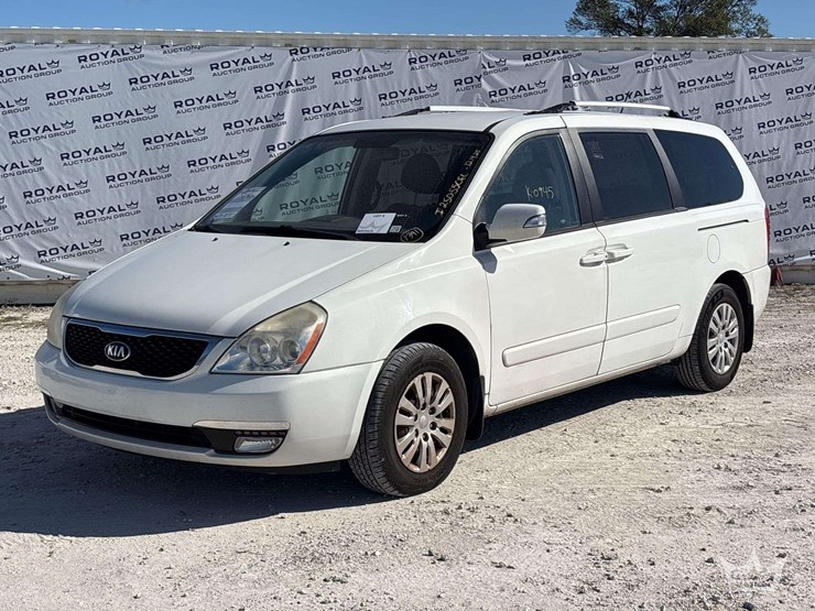 2014-kia-sedona-image-1