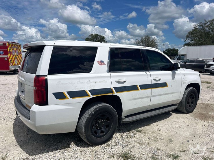 2016-chevrolet-tahoe-image-3