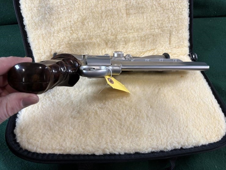 taurus-raging-bull-454-casull-revolver-image-9