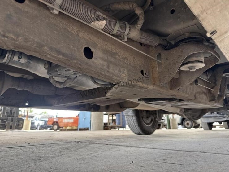 2019-chevrolet-silverado-1500-image-31