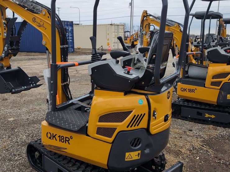 cfg-industrial-mini-excavator---qk18r---yellow-image-5