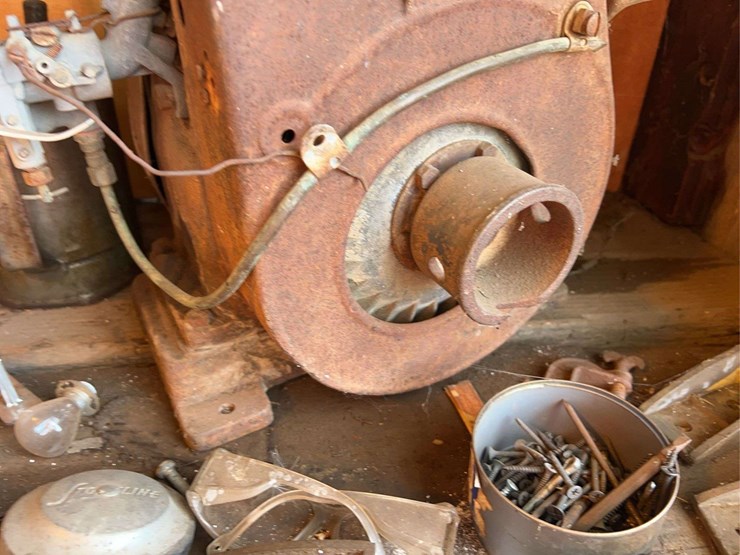 engines,-oil-jugs,-and-rope-image-24