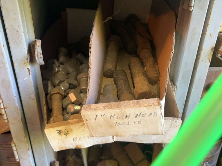 contents-of-shelving-image-33