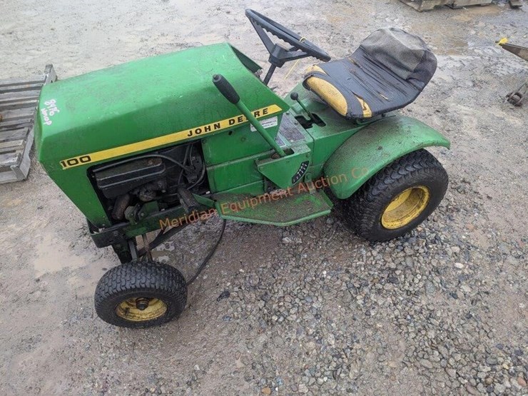 john-deere-100-image-3
