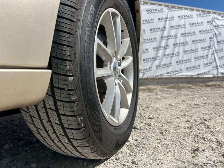 2013-ford-escape-image-24