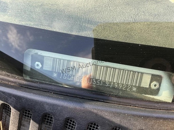 2005-chevrolet-silverado-2500-image-11