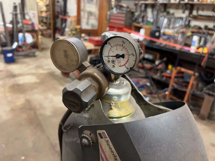 lincoln-welder-with-cart-image-10