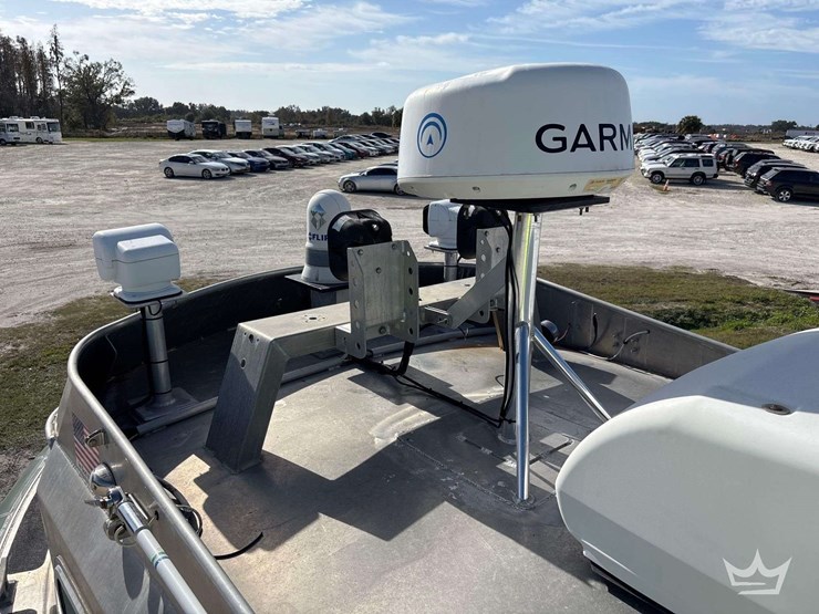 tug-boat-with-tri-axle-magic-tilt-boat-trailer-image-56