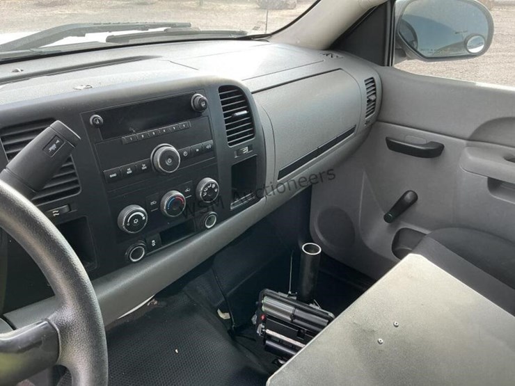 2012-chevrolet-silverado-1500-image-17