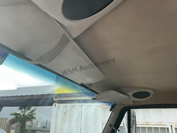 2007-sterling-l7500-image-29