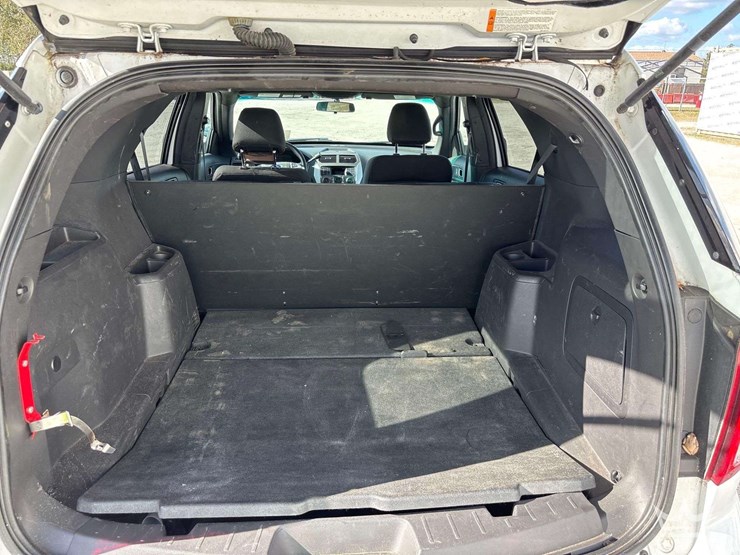 2015-ford-explorer-image-24