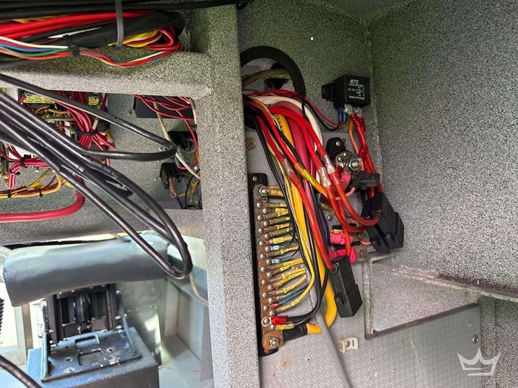 tug-boat-with-tri-axle-magic-tilt-boat-trailer-image-91