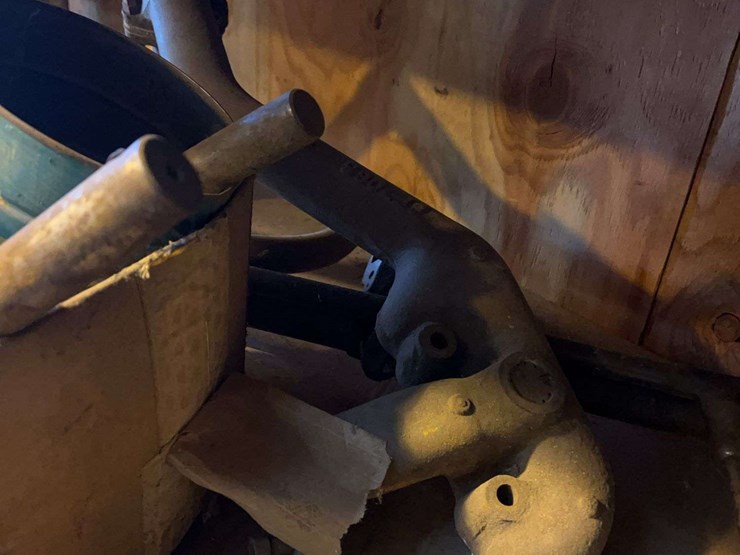 contents-of-shelves-image-8