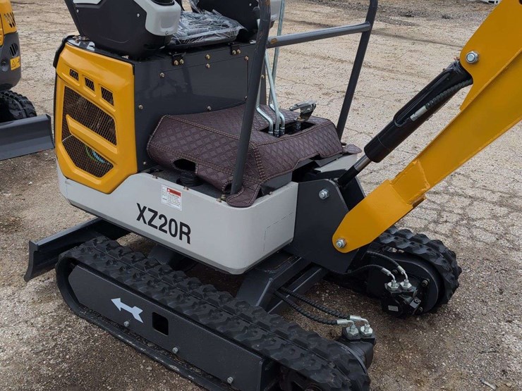 cfg-industrial-mini-excavator---xz20r---yellow-image-7