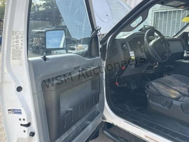 2016-ford-f550-image-36