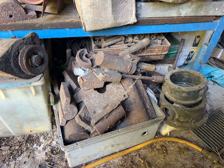 contents-of-workbench-image-9