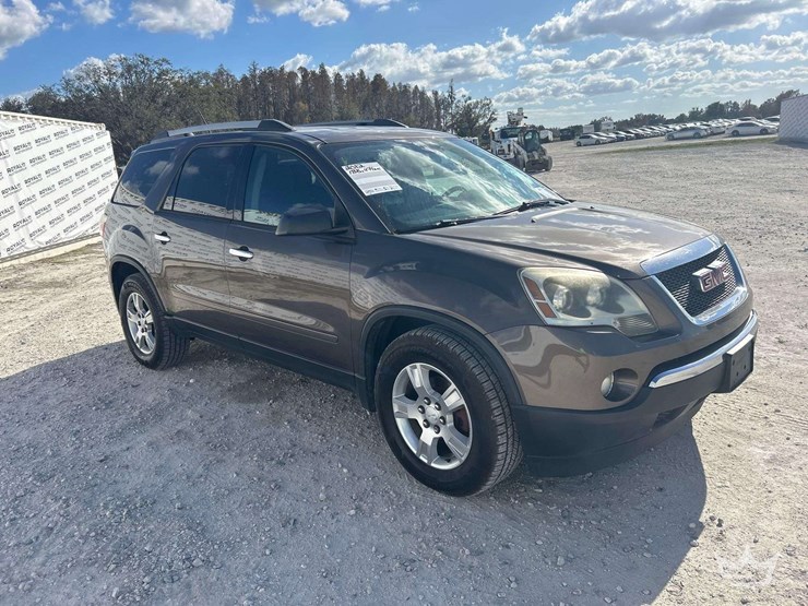 2012-gmc-acadia-image-2