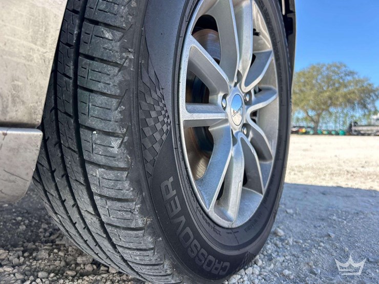 2014-dodge-grand-caravan-image-25