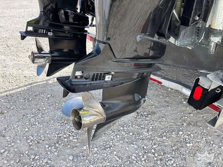 tug-boat-with-tri-axle-magic-tilt-boat-trailer-image-25