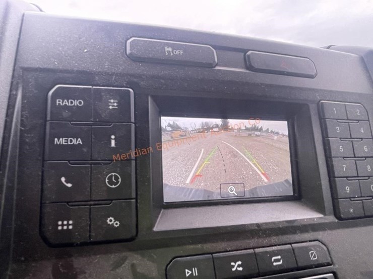 2021-ford-f350-xl-image-34