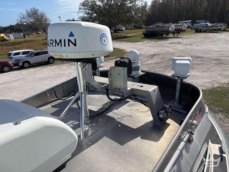 tug-boat-with-tri-axle-magic-tilt-boat-trailer-image-57