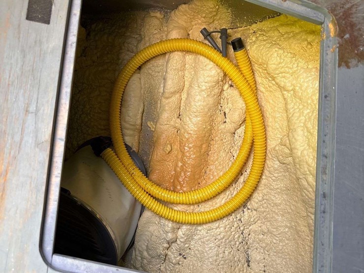 tug-boat-with-tri-axle-magic-tilt-boat-trailer-image-86