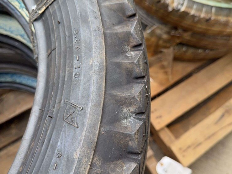 (6)-new-old-stock-goodyear-tires-image-4
