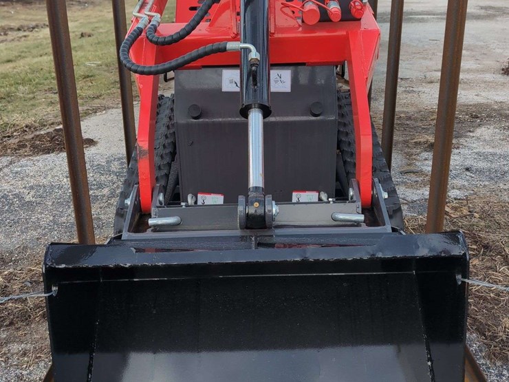 agt-mini-skid-steer-loader---ysrt14---red-image-3