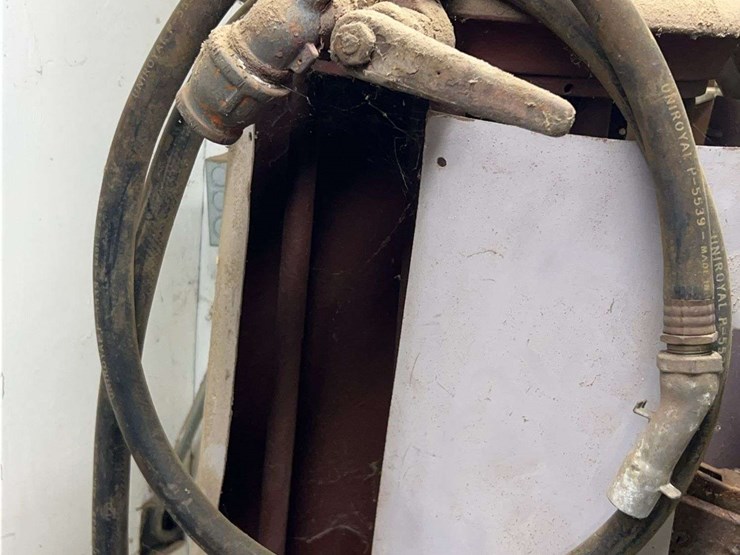 vizo-10-gallon-visable-gas-pump-image-20