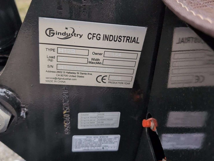 cfg-industrial-mini-excavator---h12r---yellow-image-8