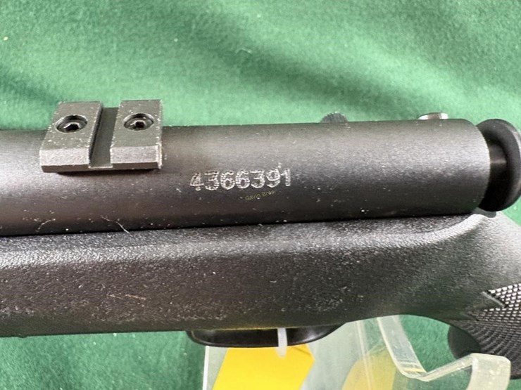 new-savage-93r17-17hmr-rifle-image-9