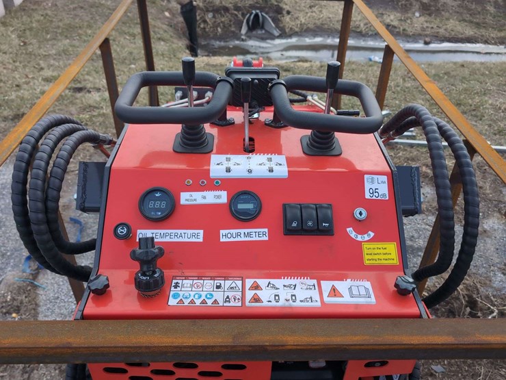 agt-mini-skid-steer-loader---ysrt14---red-image-7