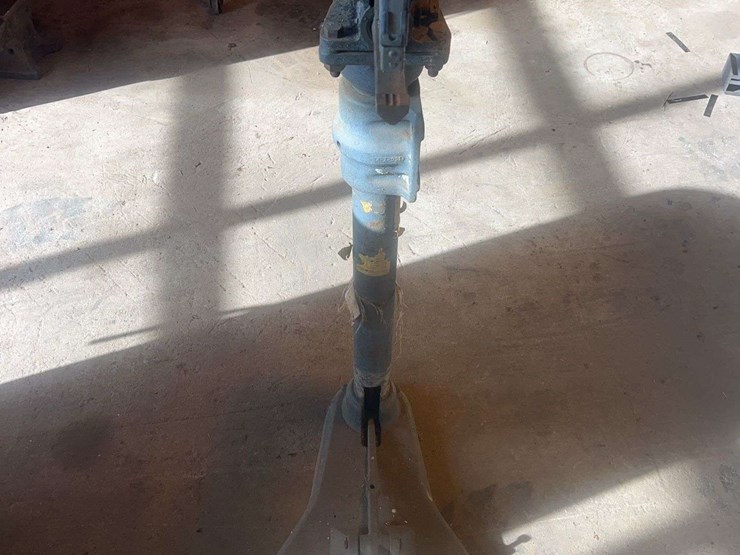 manual-foot-driven-stapler-image-1