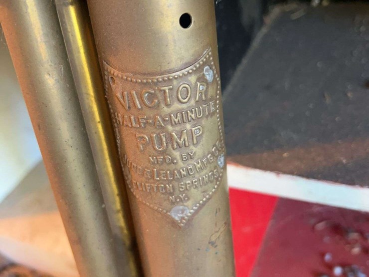 contents-of-shelves-image-5