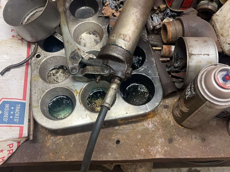 rolling-bench-with-contents-image-5