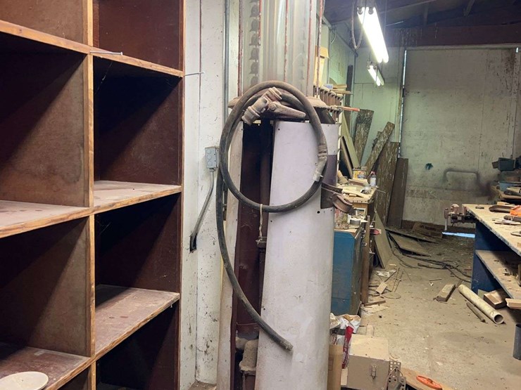 vizo-10-gallon-visable-gas-pump-image-1