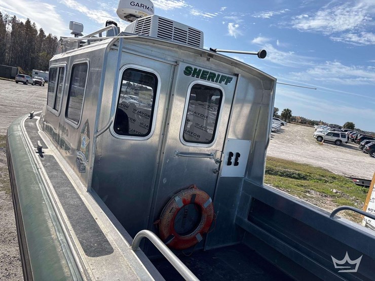 tug-boat-with-tri-axle-magic-tilt-boat-trailer-image-48