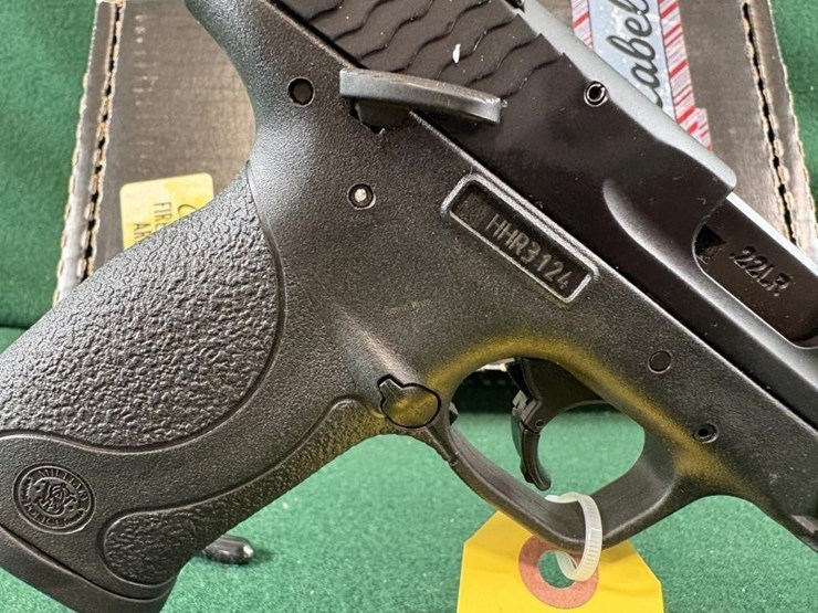 smith-&-wesson-m&p-22-compact-22lr-pistol-image-3