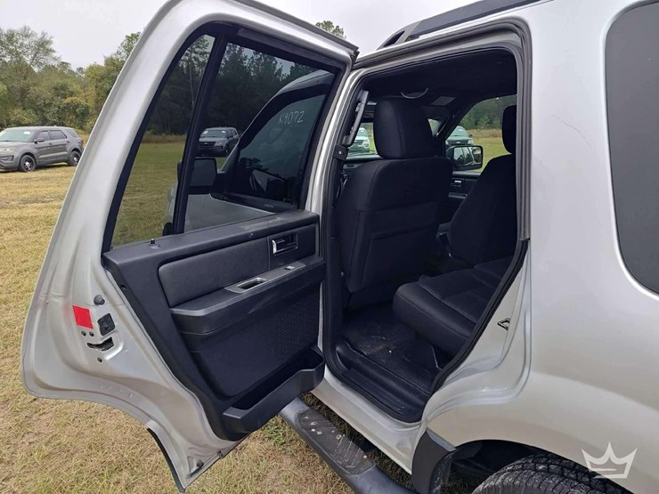 2017-ford-expedition-image-31