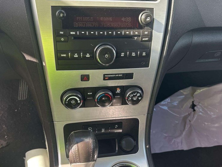 2012-gmc-acadia-image-15