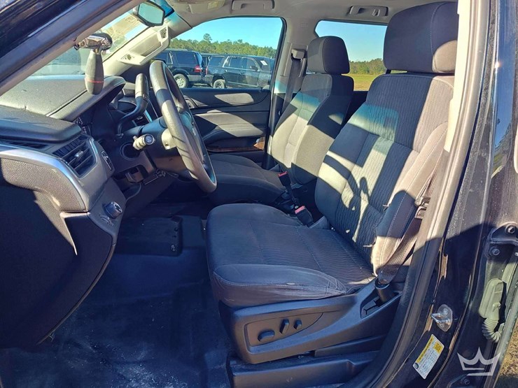 2017-chevrolet-tahoe-image-14