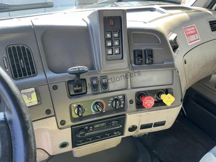 2003-sterling-l9500-image-30
