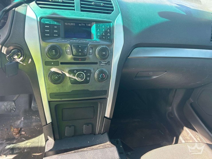 2014-ford-explorer-image-15