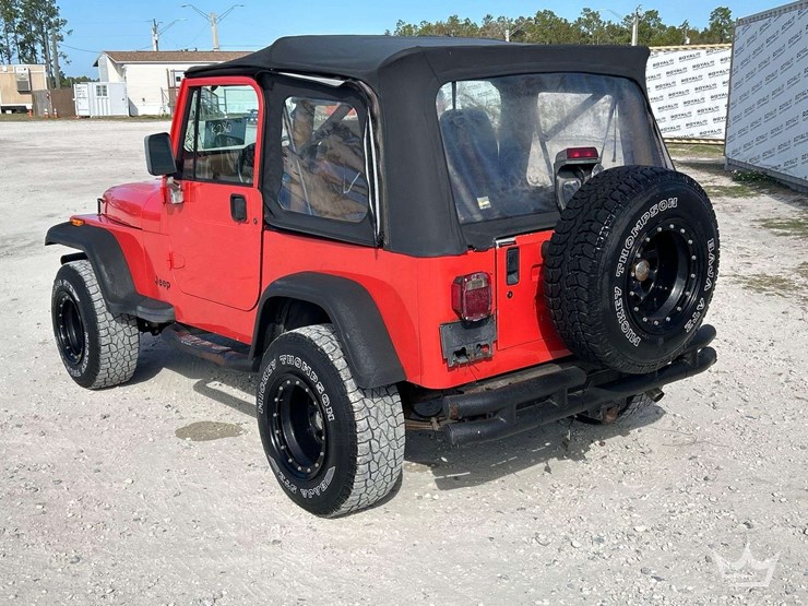 1995-jeep-wrangler-image-4