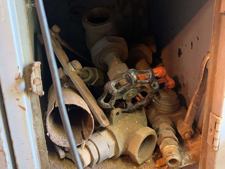 contents-of-shelving-image-12