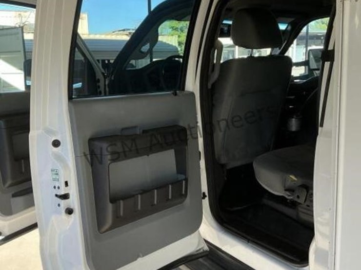 2016-ford-f550-image-29