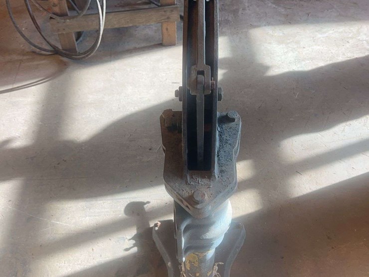 manual-foot-driven-stapler-image-3