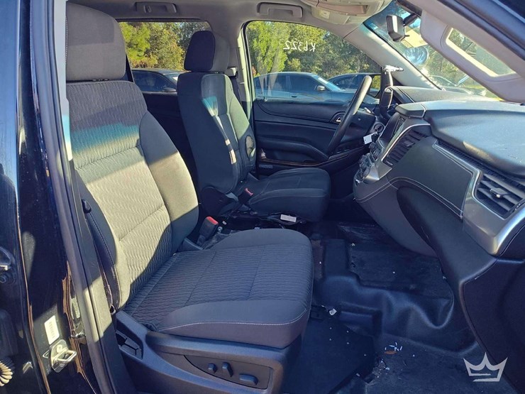 2017-chevrolet-tahoe-image-23