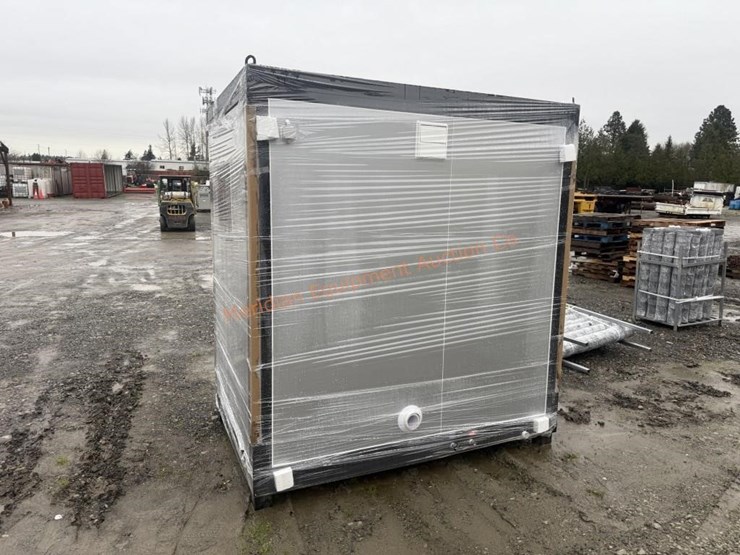 kj-mobile-restroom-with-shower-image-6