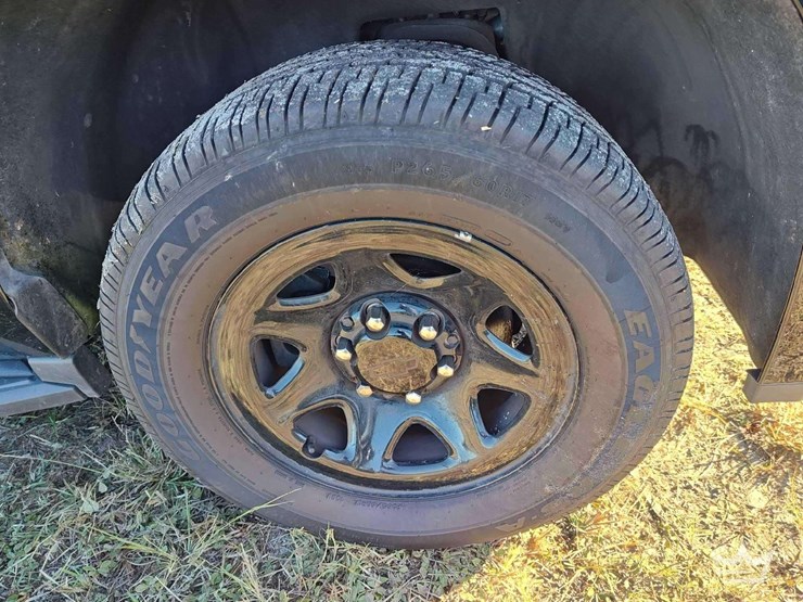 2017-chevrolet-tahoe-image-35